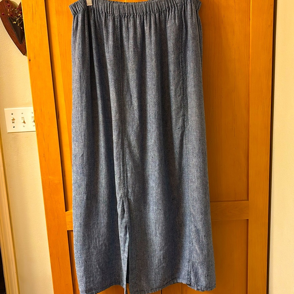 Women’s 100% linen skirt, made by Flax, size L